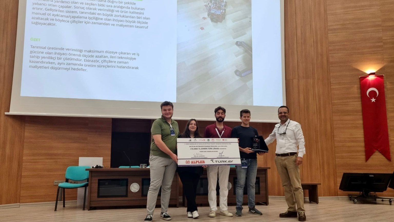 TARMAKTEK 2024 yarışmasında ödül takdimi